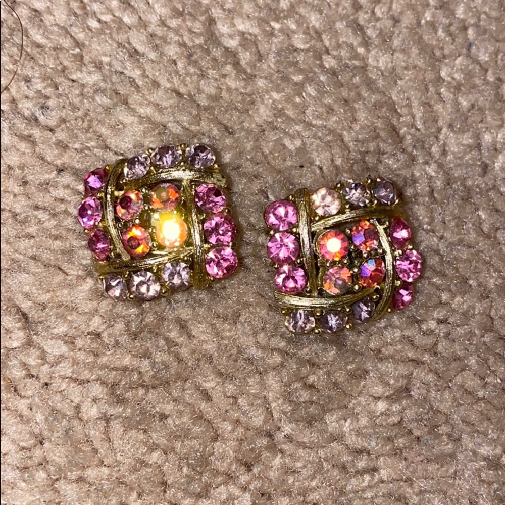Lisner clip on pink and white costume jewelry